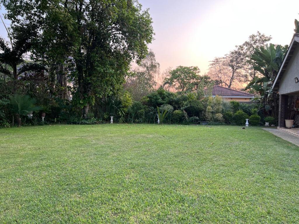 Golden Bamboo Ξενοδοχείο Nyanda Εξωτερικό φωτογραφία